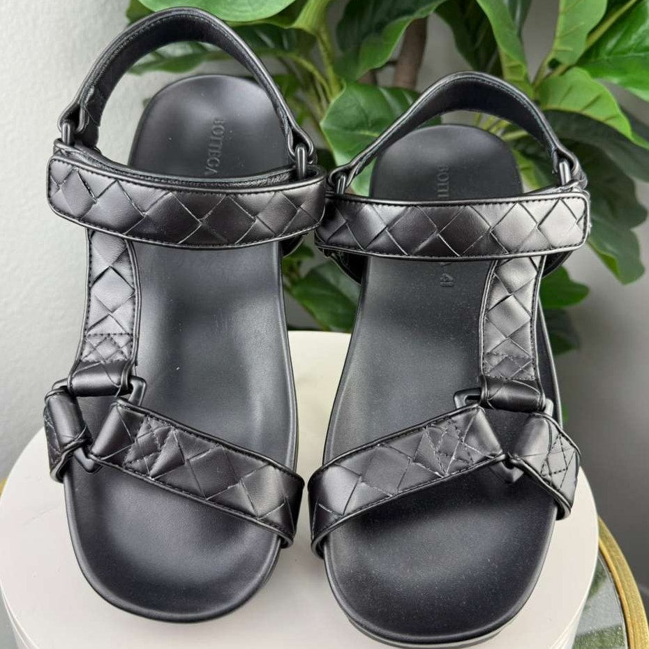 Authentic Bottega Veneta Men's Trip Leather Sandals