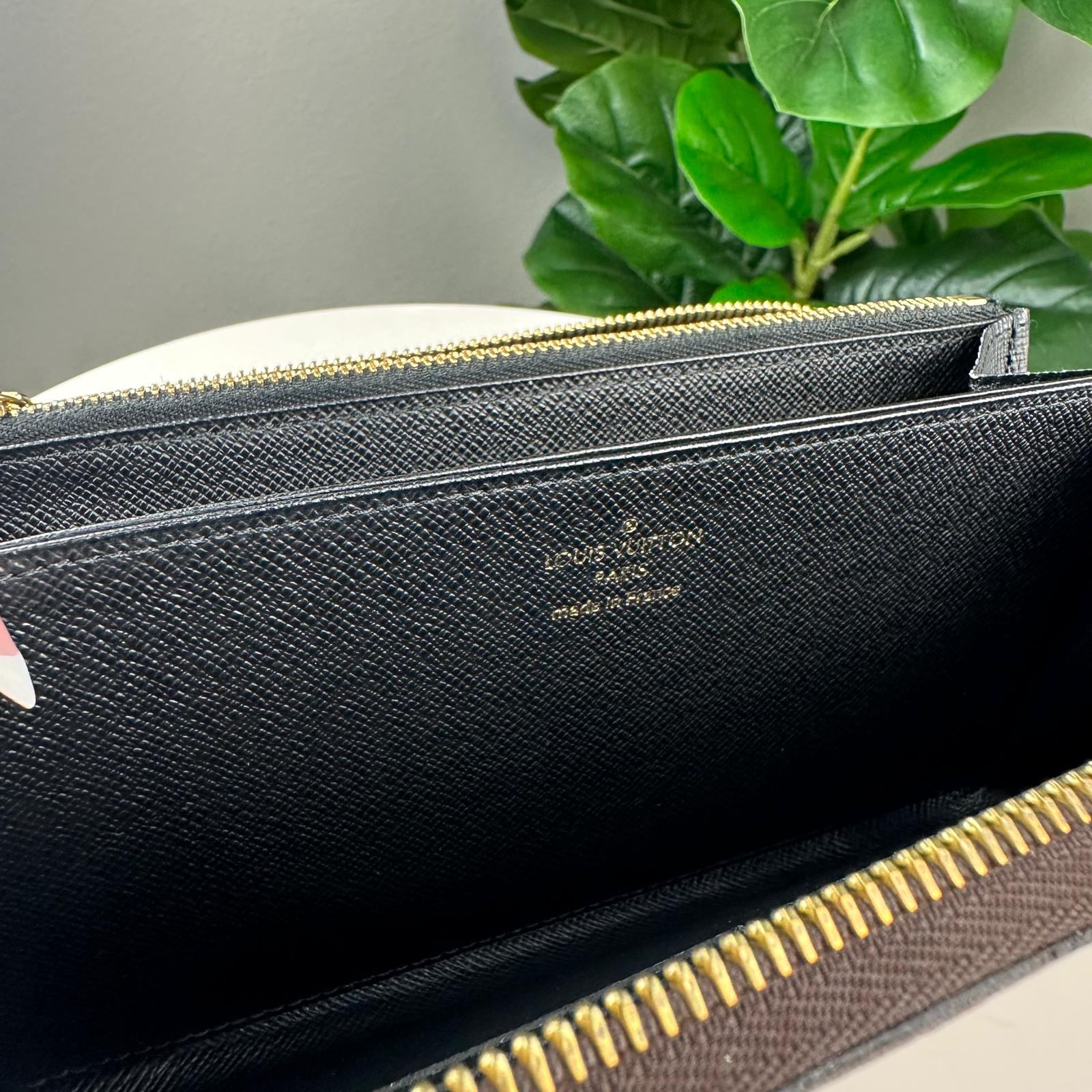 💎✨Authentic Louis Vuitton Giant Reverse Monogram Zippy Wallet