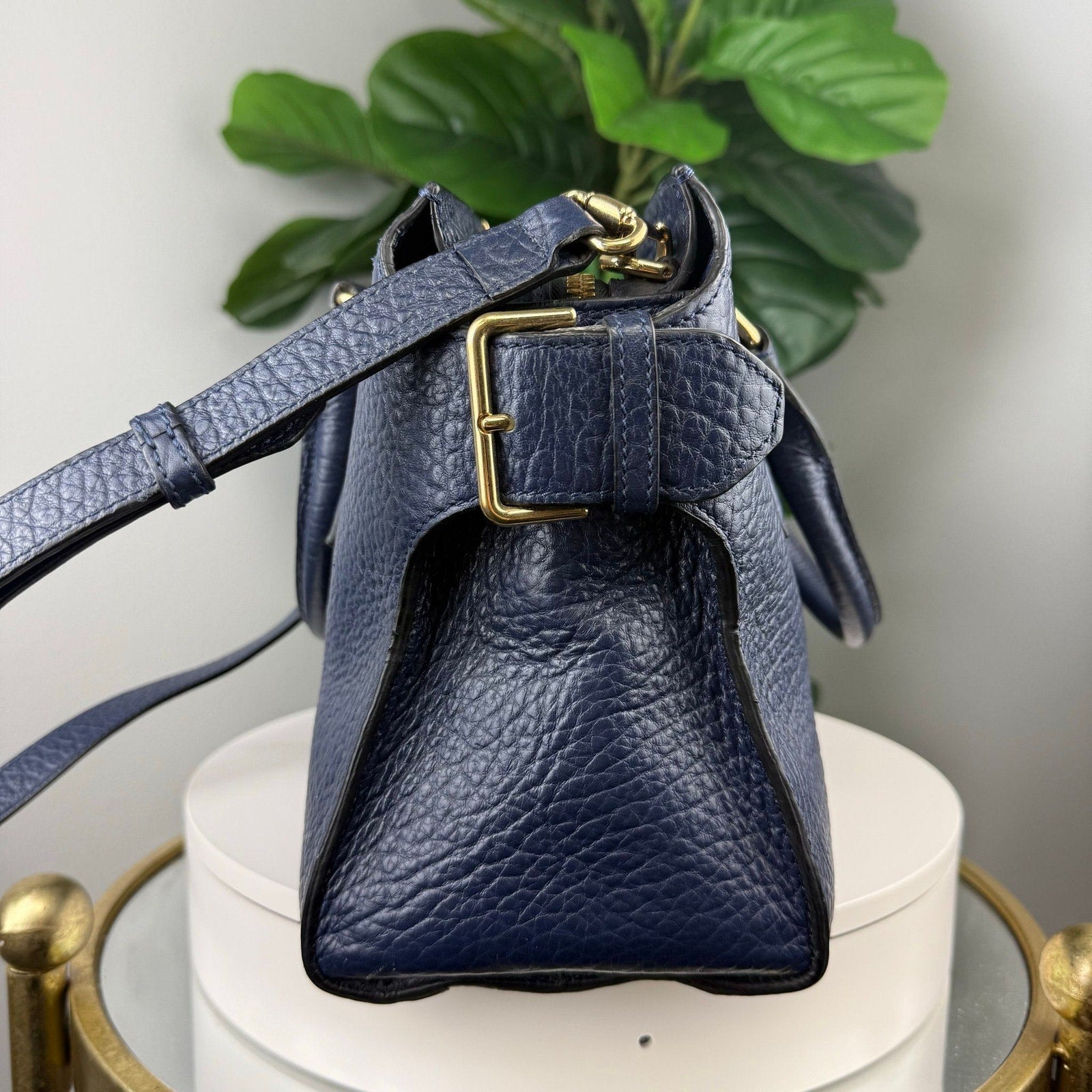 💎Authentic BURBERRY Blue Carbon Signature Grain Leather Medium Clifton Bag
