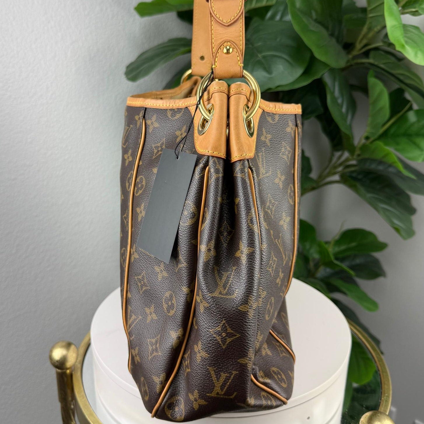 Authentic Louis Vuitton Monogram Canvas Galliera Shoulder Bag