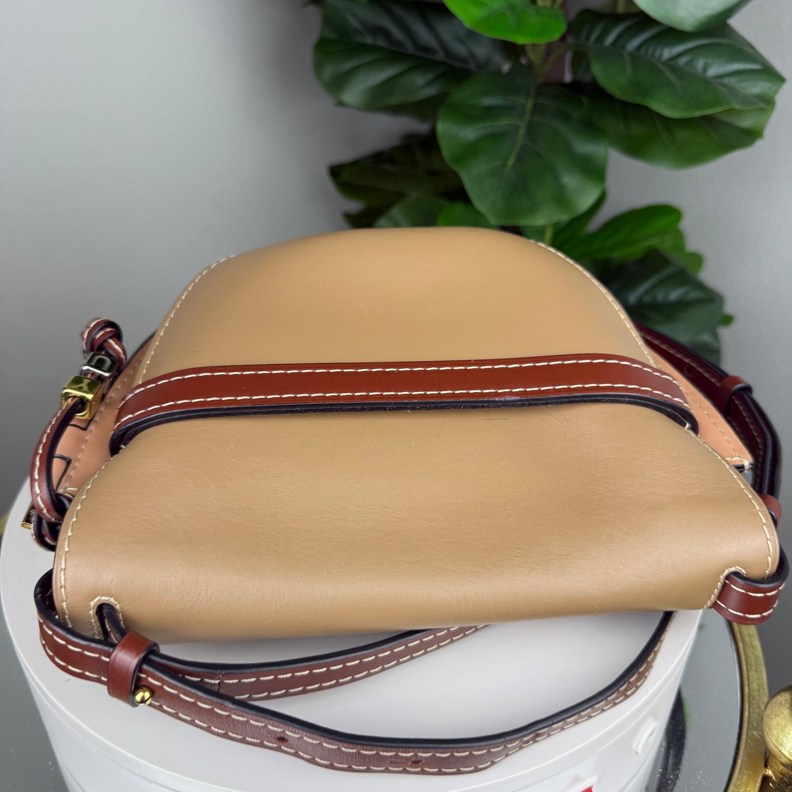 💎✨Authentic Loewe Gate Calfskin Small Gate Crossbody Bag Taupe