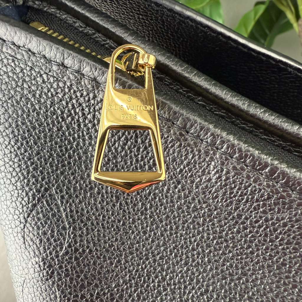 Authentic Louis Vuitton CarryAll MM Shoulder Bag