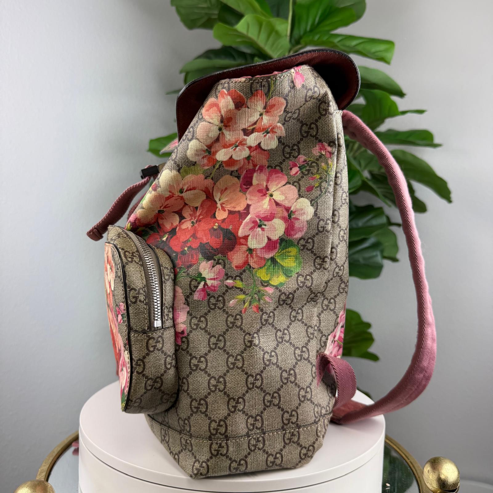 A184 Authentic Gucci GG Blooms Supreme Backpack