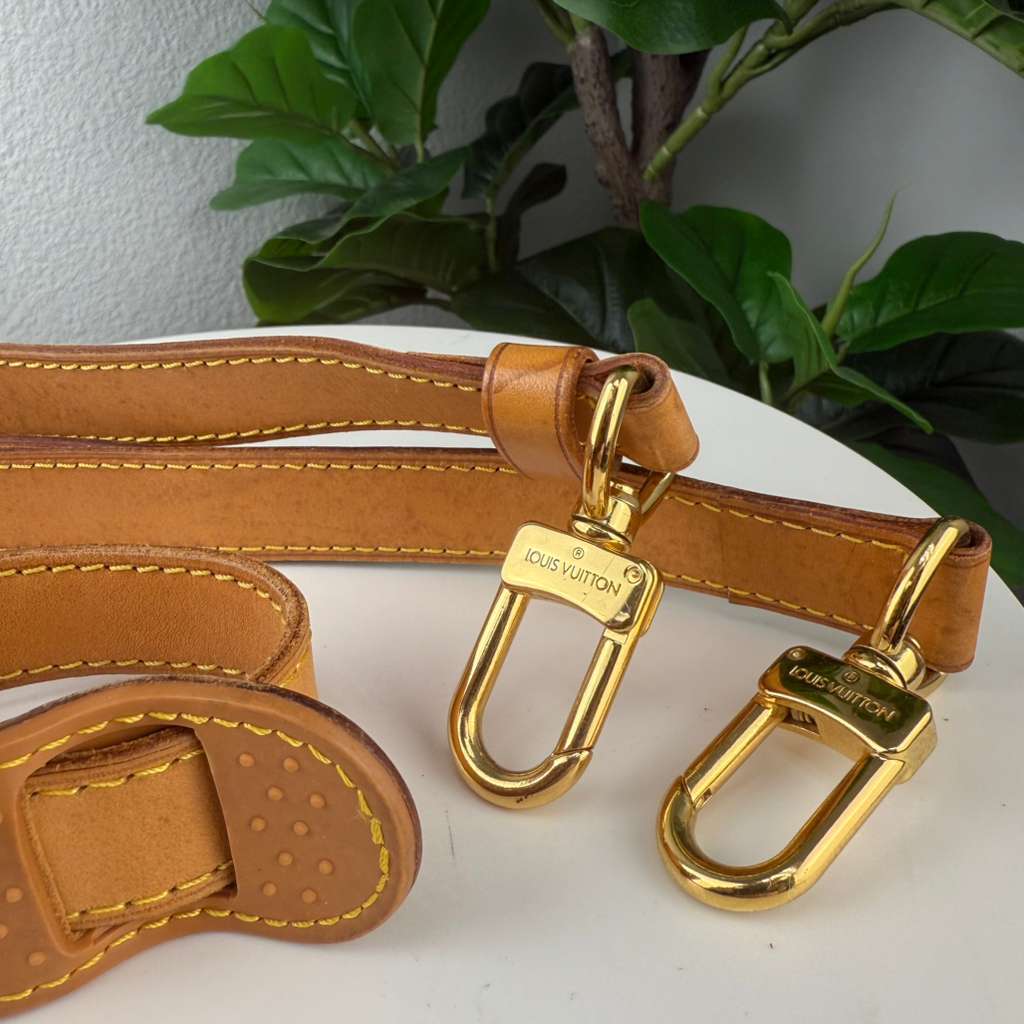 Authentic Louis Vuitton Leather Shoulder 39inch Adjustable Purse Strapn (Clasp to Clasp)