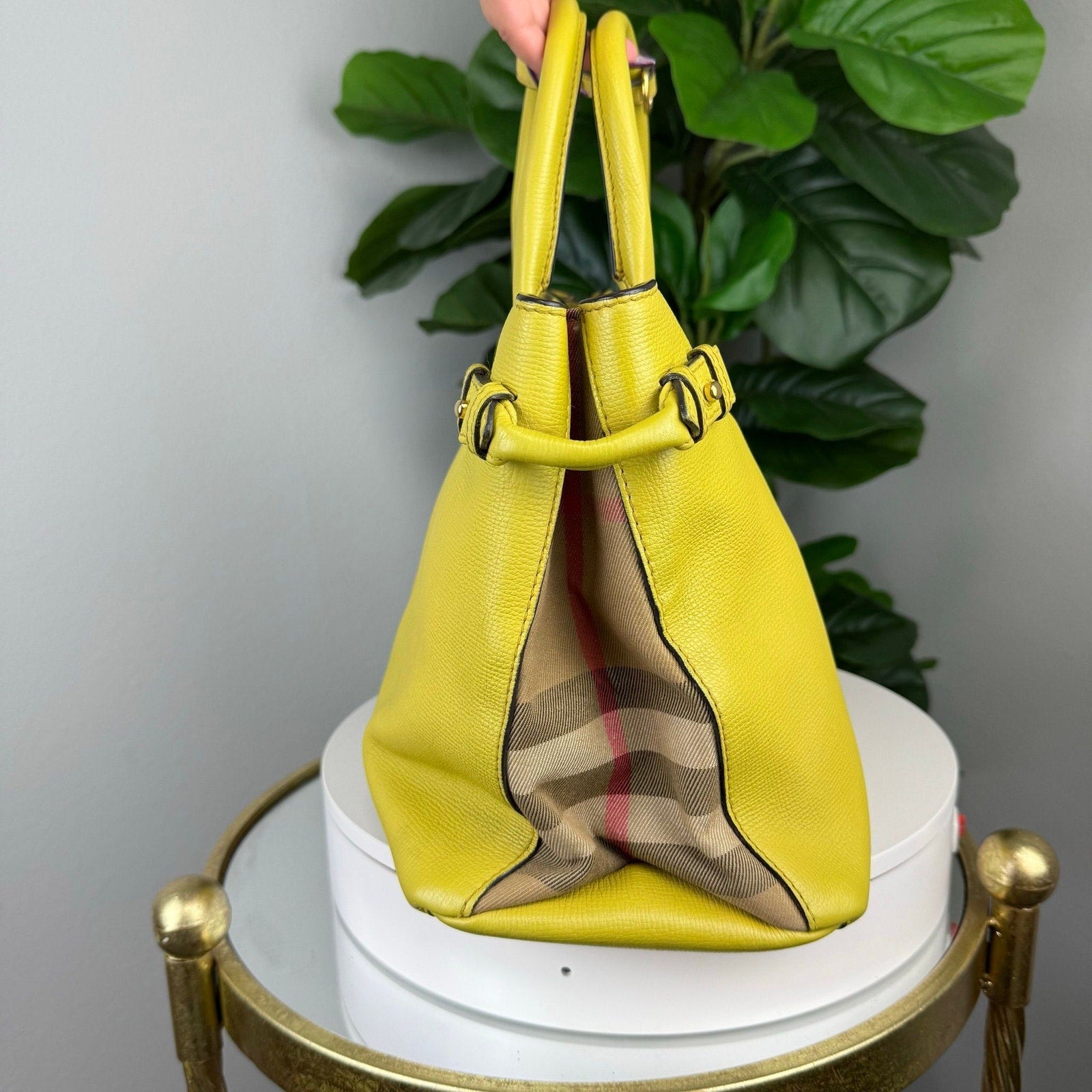 💎Authentic Burberry Grainy Calfskin House Check Medium Banner Tote Yellow
