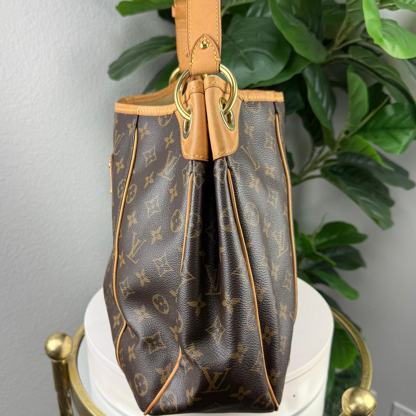 Authentic Louis Vuitton Monogram Canvas Galliera Shoulder Bag