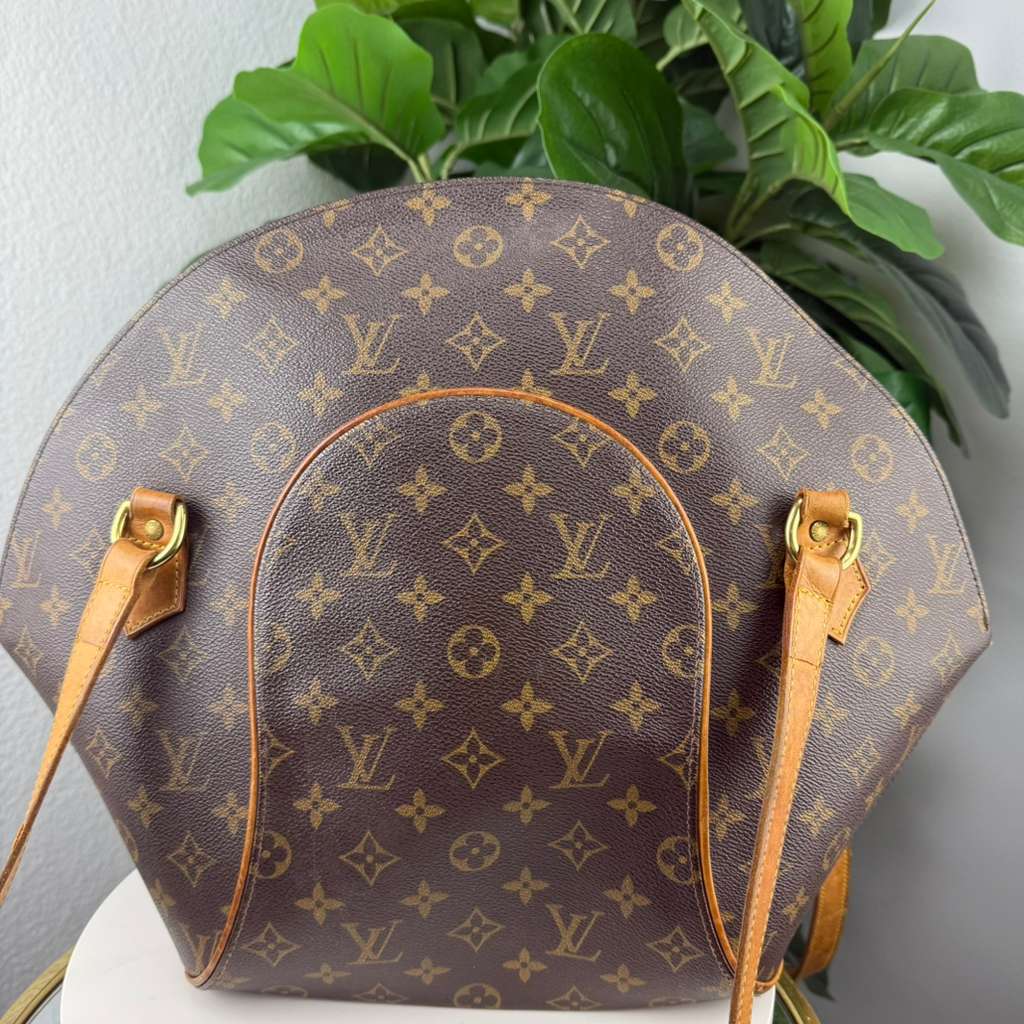 Authentic Louis Vuitton Monogram Canvas Ellipse Shoulder Bag