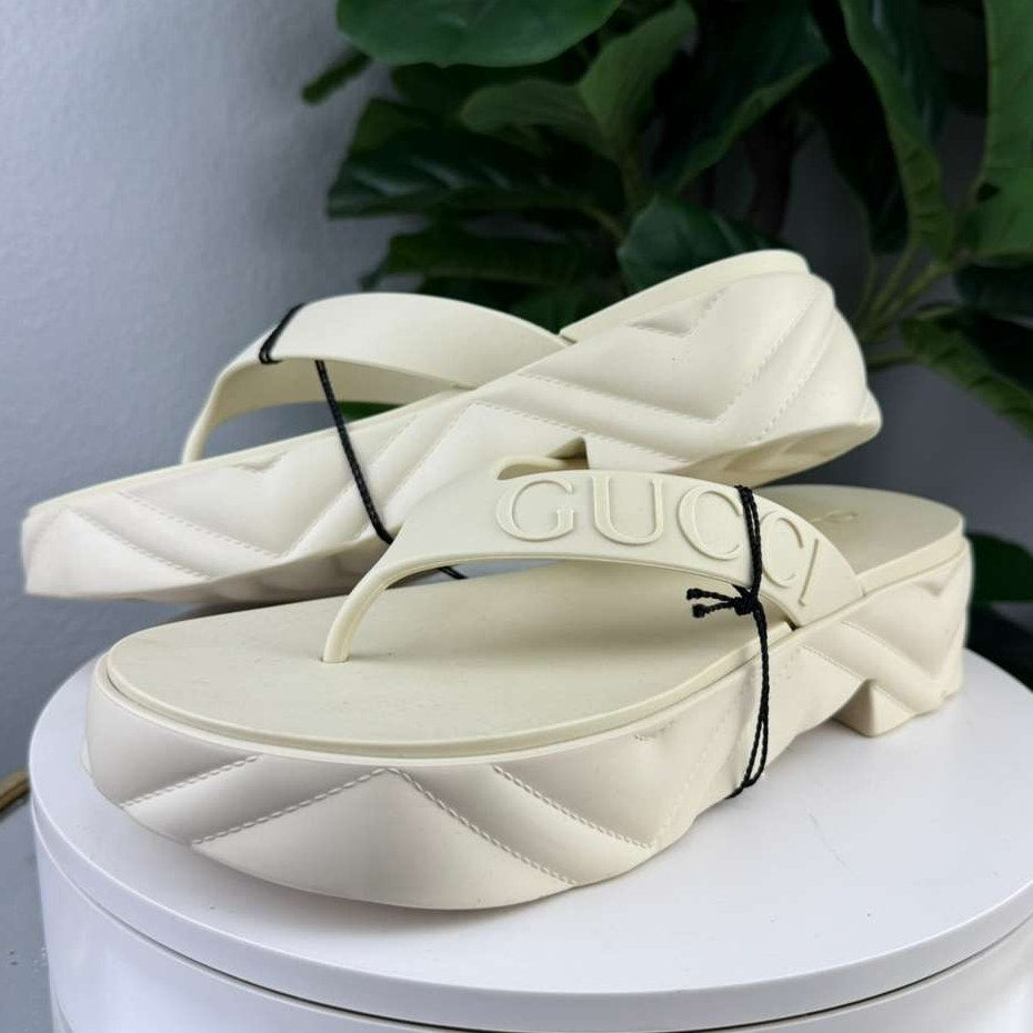 LW3 Authentic Gucci Platform Thong Mystic White Rubber Women Logo Sandals
