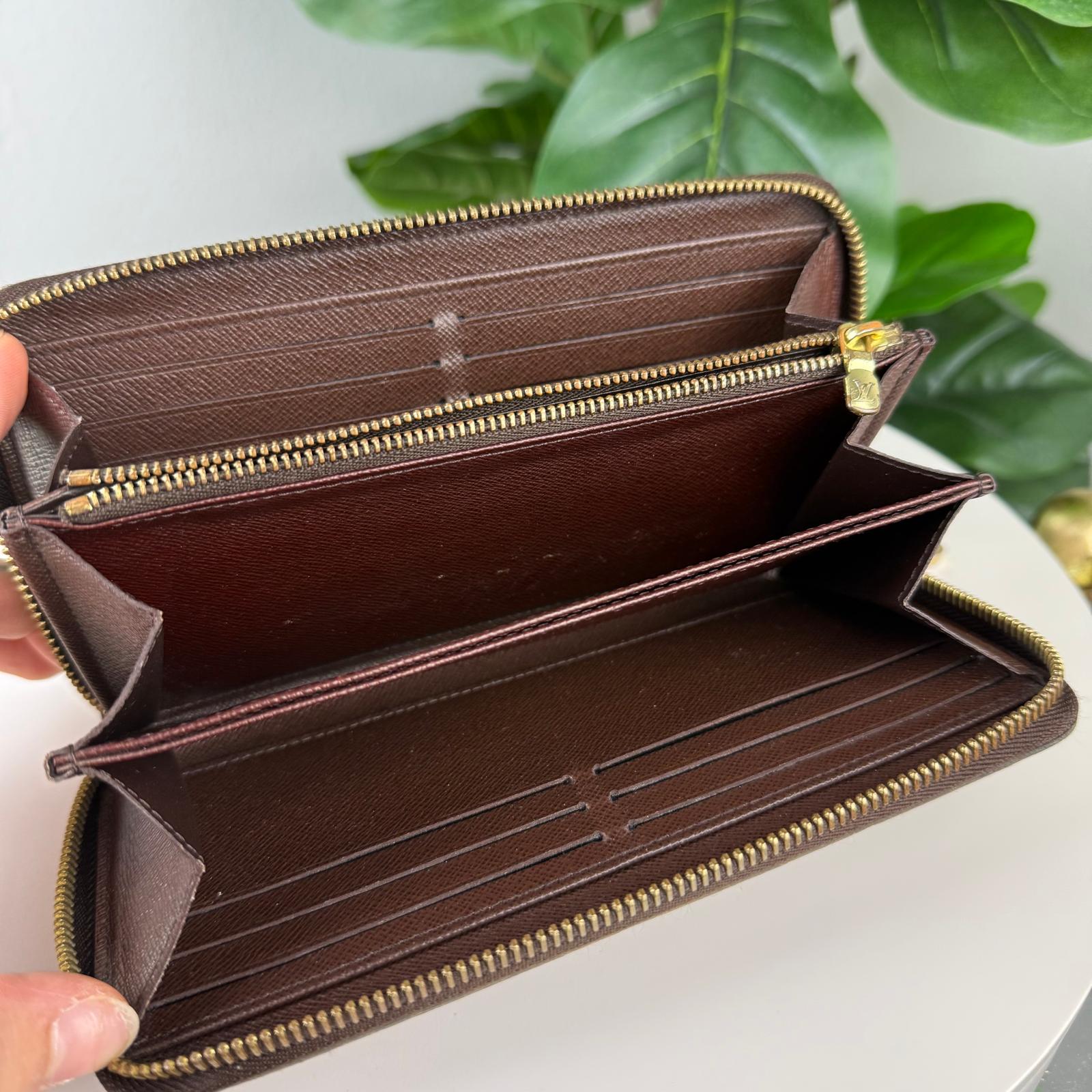 Authentic Louis Vuitton Damier Zippy Long Wallet