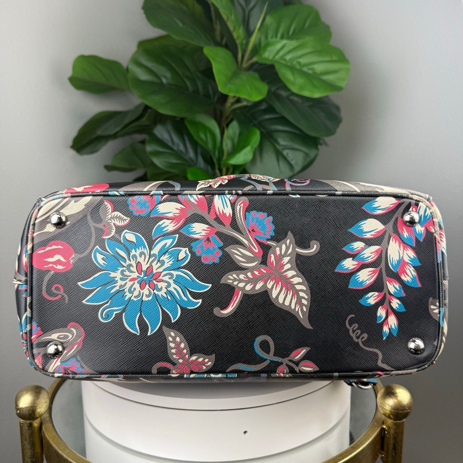 šAuthentic Prada Saffiano Floral Print Galleria Front Pocket Tote Black Multicolor