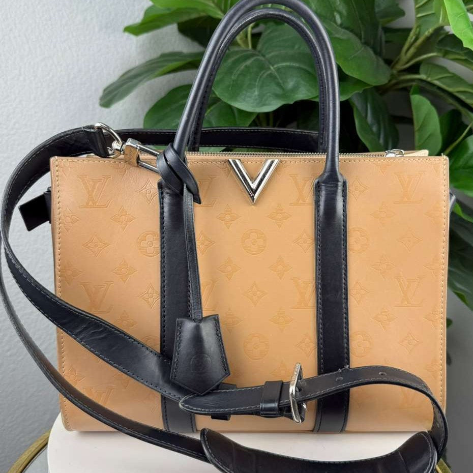 Authentic Louis Vuitton Very Tote MM Bag Beige