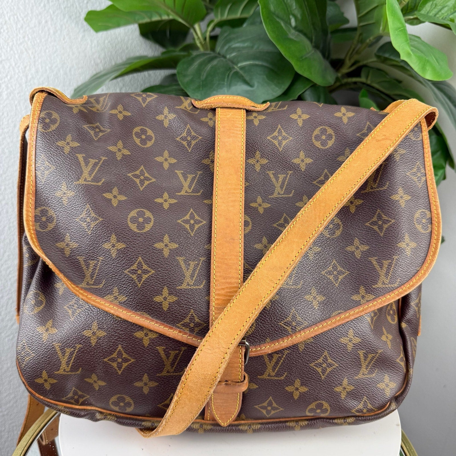 Louis Vuitton Saumur 35 Monogram Crossbody Bag | LeveLux