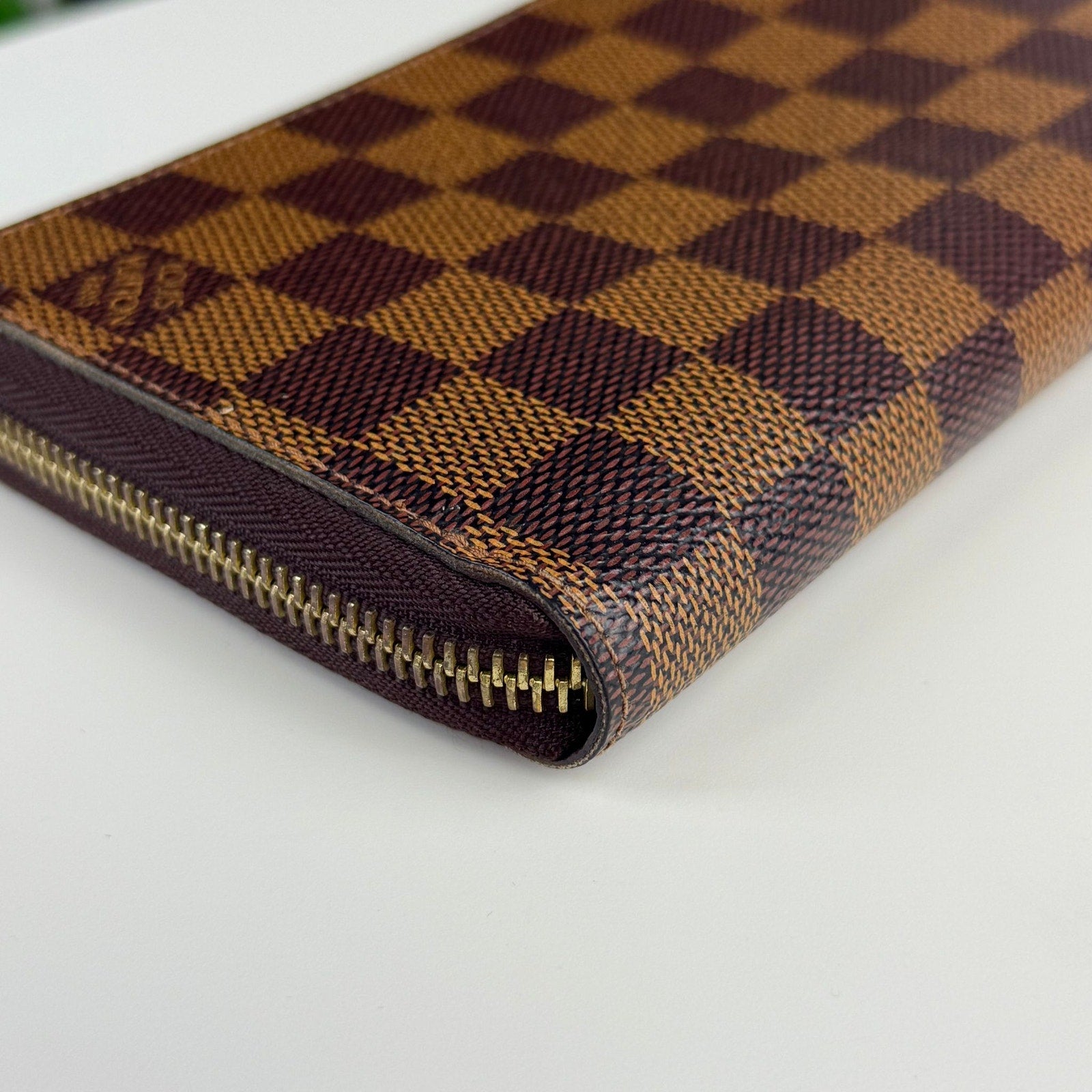Authentic Louis Vuitton Damier Zippy Long Wallet