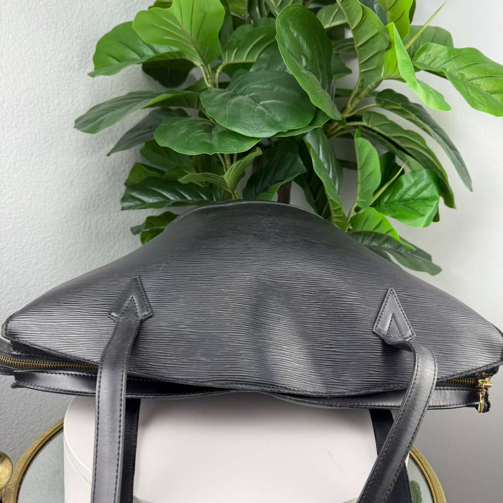 💎✨Authentic Louis Vuitton Saint-Jacques Epi Leather Shoulder Bag