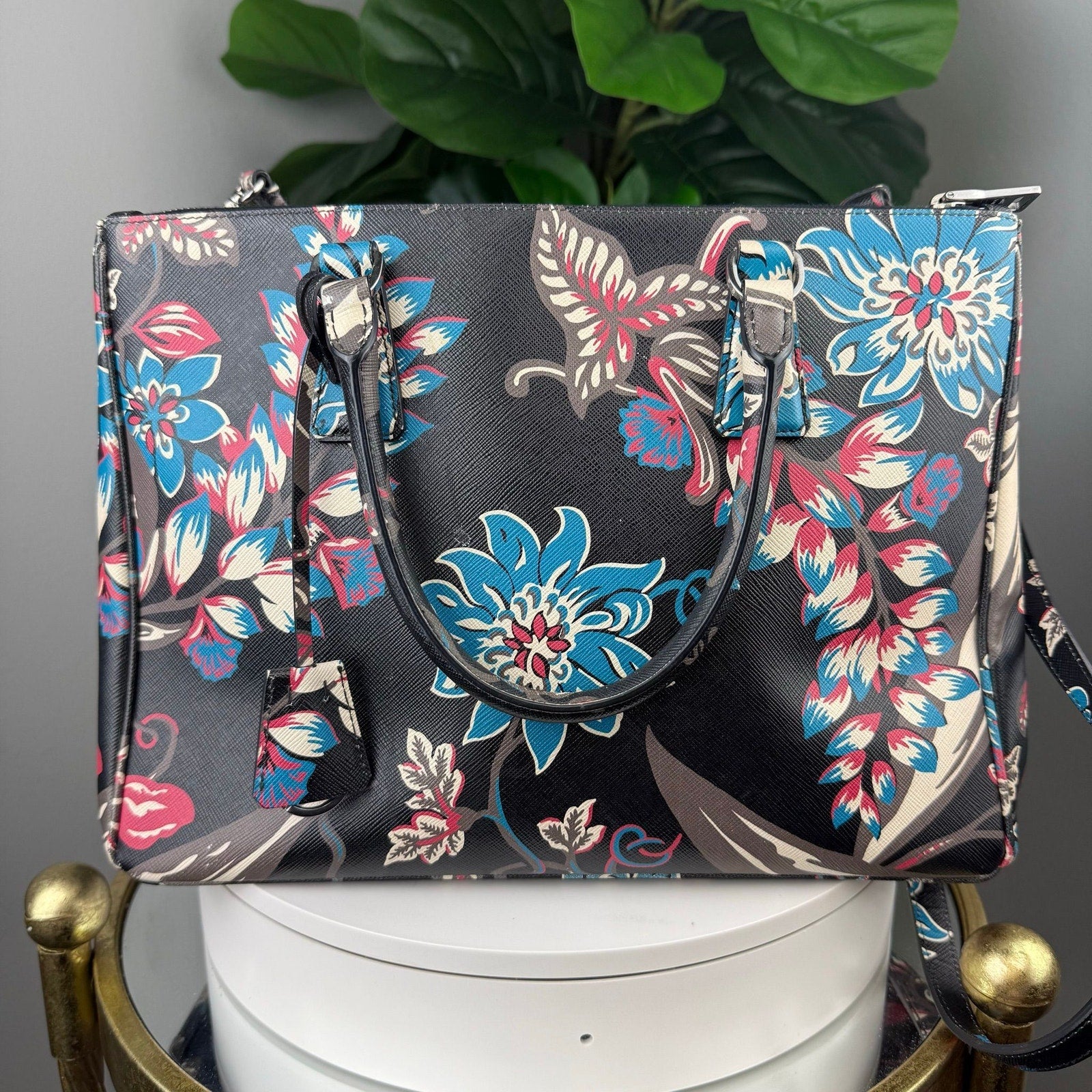 šAuthentic Prada Saffiano Floral Print Galleria Front Pocket Tote Black Multicolor
