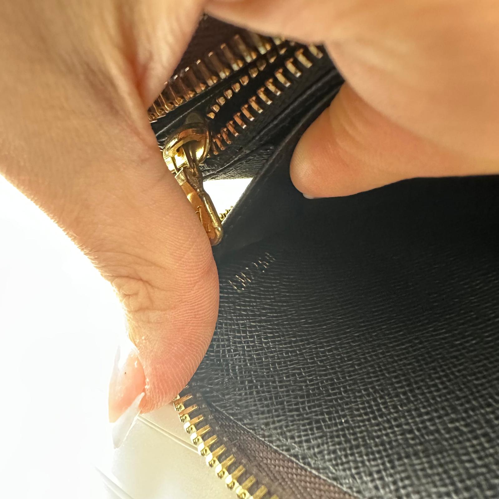 💎✨Authentic Louis Vuitton Giant Reverse Monogram Zippy Wallet