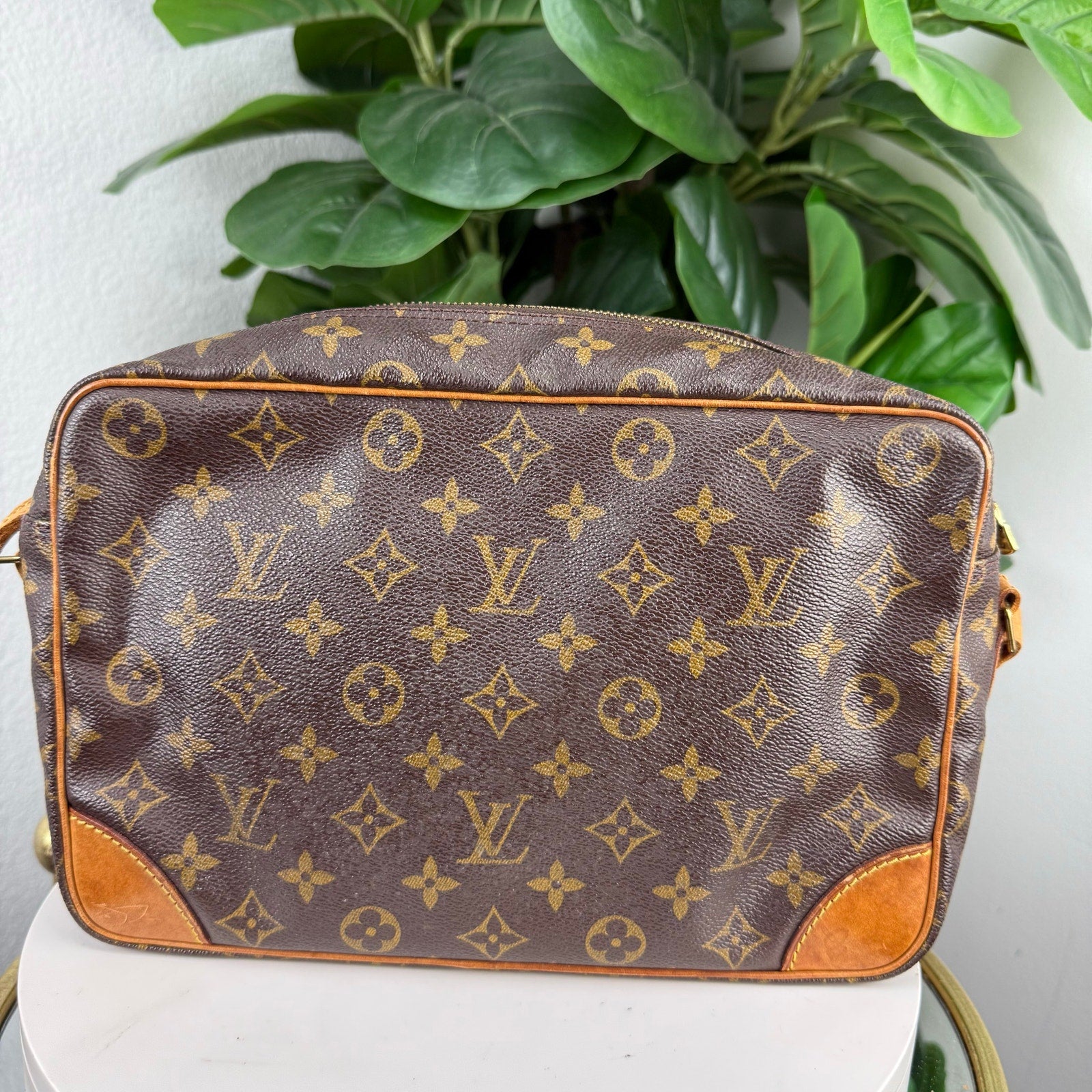 Louis Vuitton Trocadero GM Monogram Canvas Crossbody Bag Authentic Pre Owned
