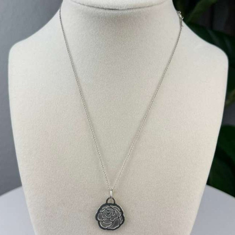 Authentic Tiffany & Co. Go Women Rose Motif Necklace