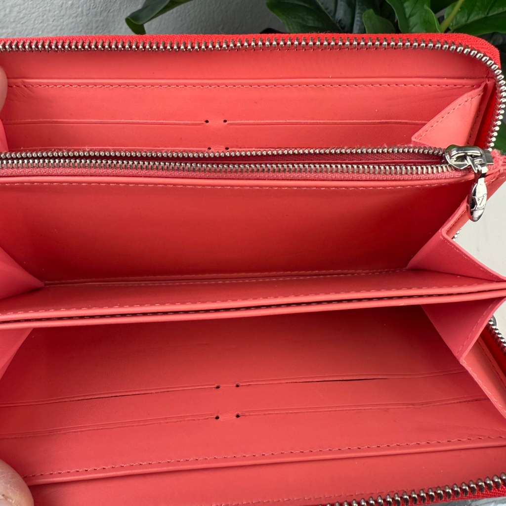 Limited Edition Louis Vuitton Monogram Vernis Rayures Zippy Red Wallet