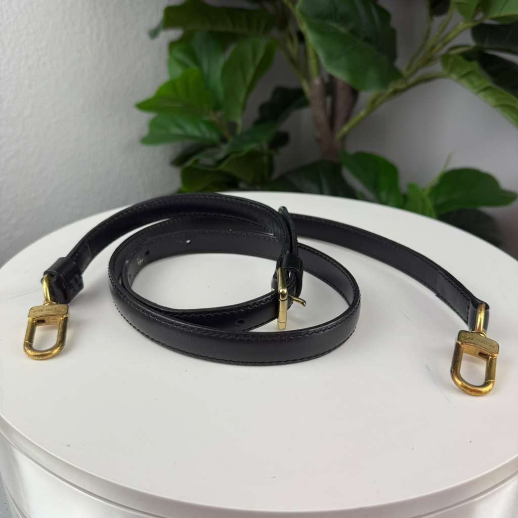 Authentic Louis Vuitton Epi Adjustable Shoulder Strap Black Leather (Clasp to Clasp)