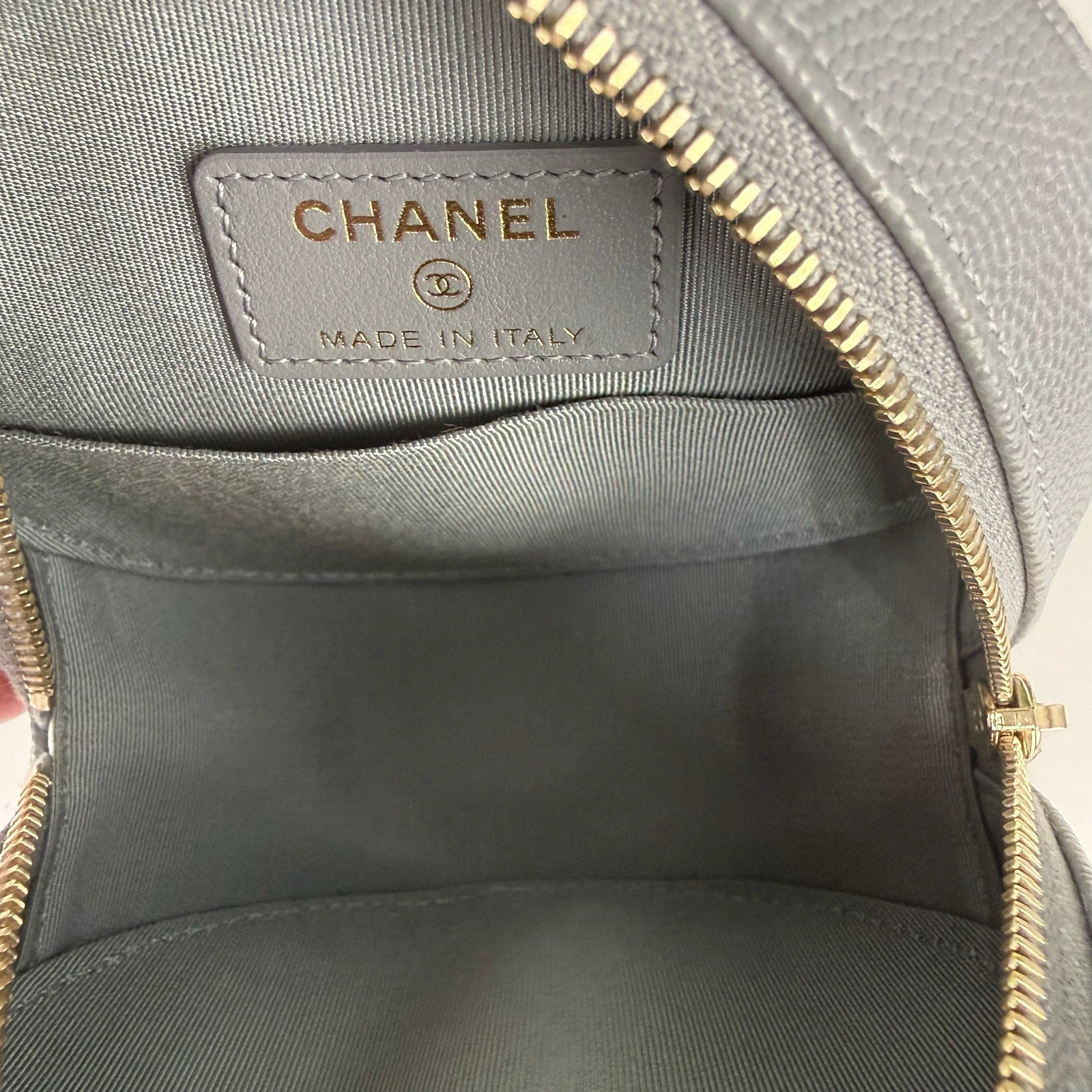 A1💎✨ Authentic Chanel Round Quilted Caviar Gray Leather Chain Crossbody Bag