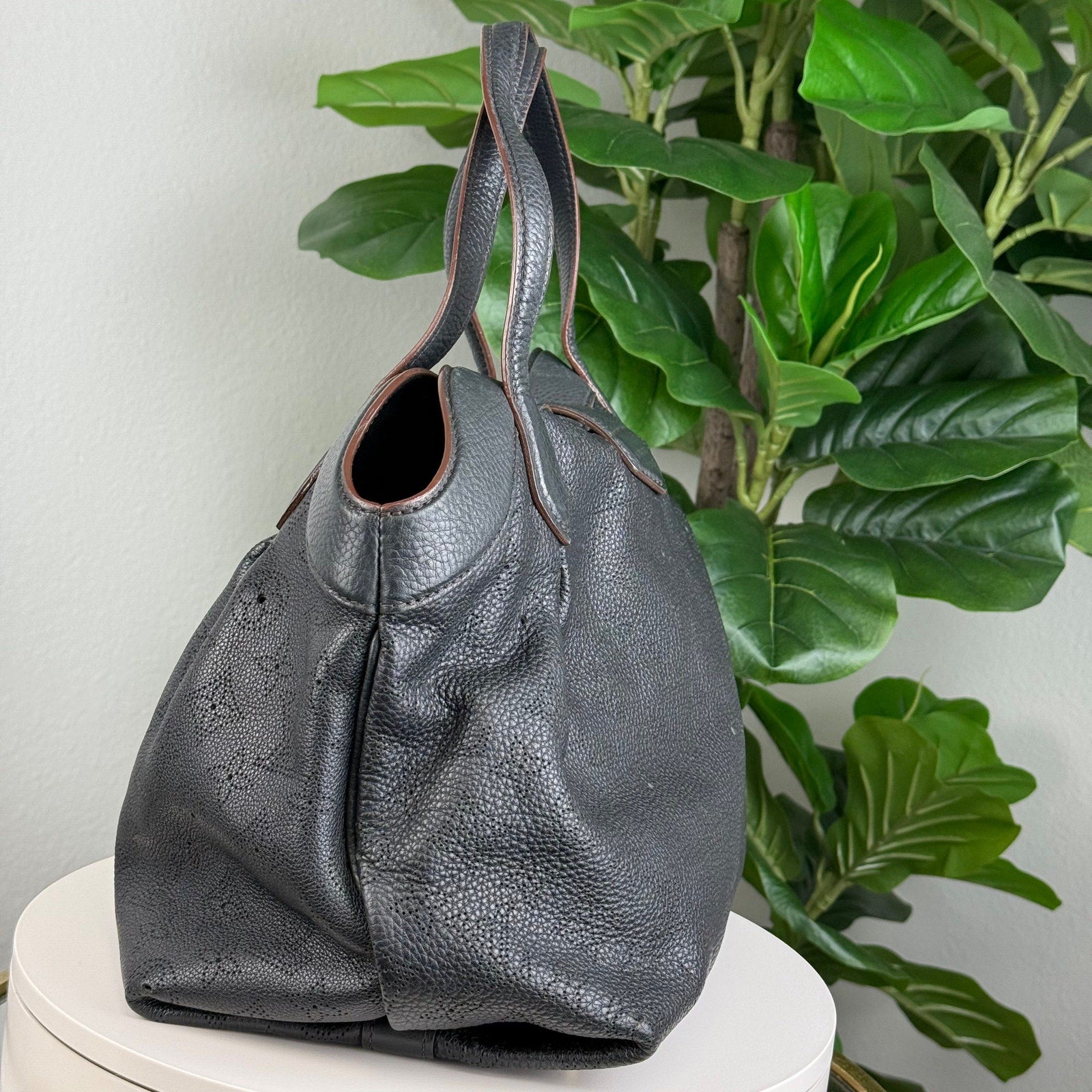 Authentic LOUIS VUITTON Mahina Cirrus PM Black Shoulder Bag