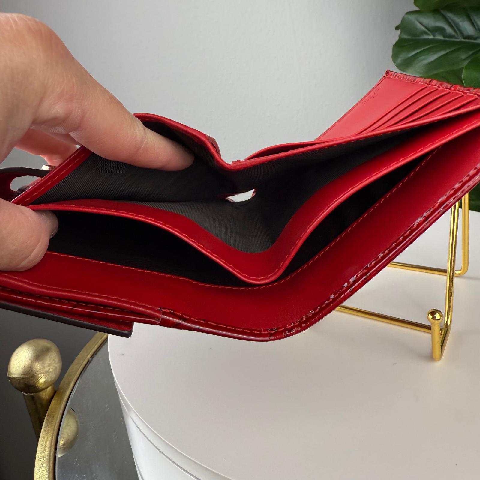 💎Authentic Gucci Red Guccissima Heart Motif Compact Wallet