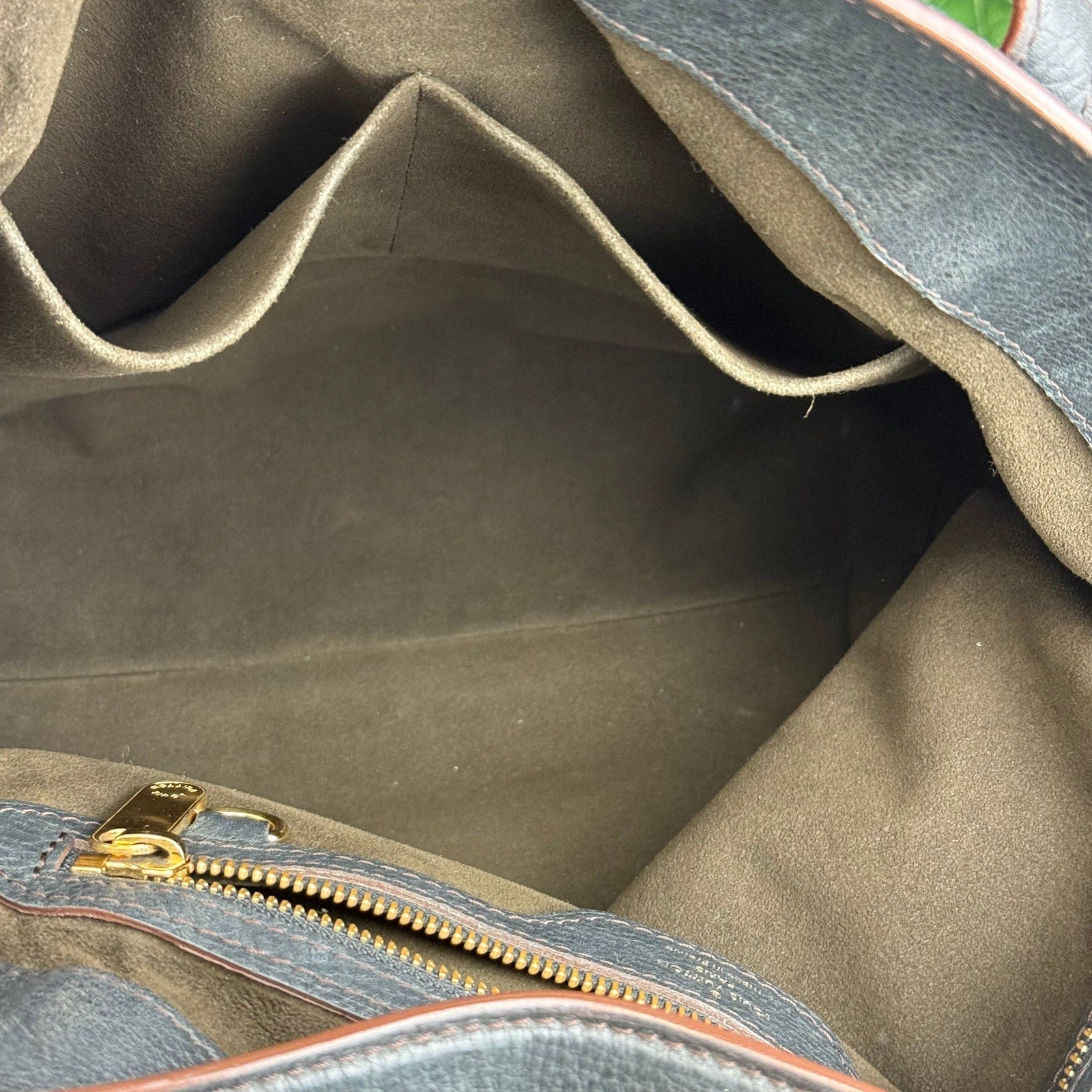 Authentic LOUIS VUITTON Mahina Cirrus PM Black Shoulder Bag