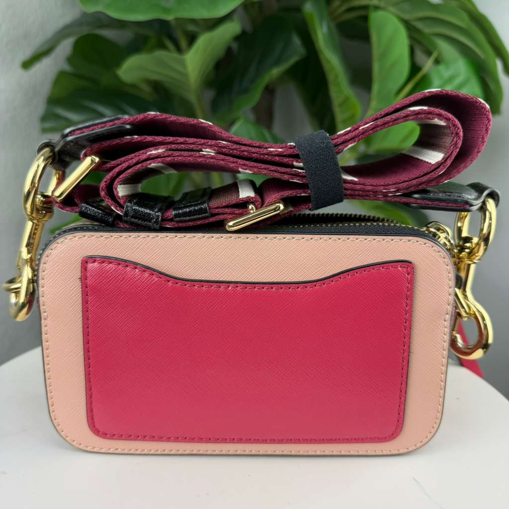 💎✨Authentic Marc Jacobs Pink Leather Gold Tone Canvas Logo Shoulder Strap Snapshot Bag