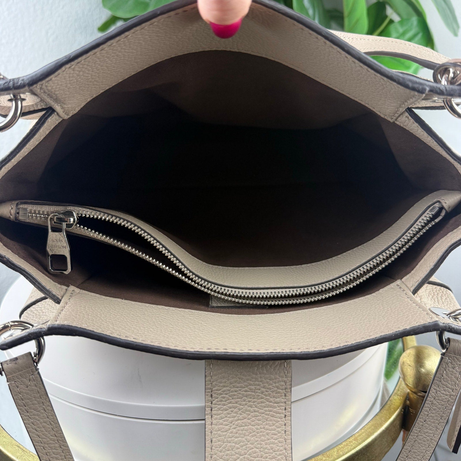 Louis Vuitton Sevres Mahina Leather Galet Beige Shoulder Bag Authentic Pre Owned