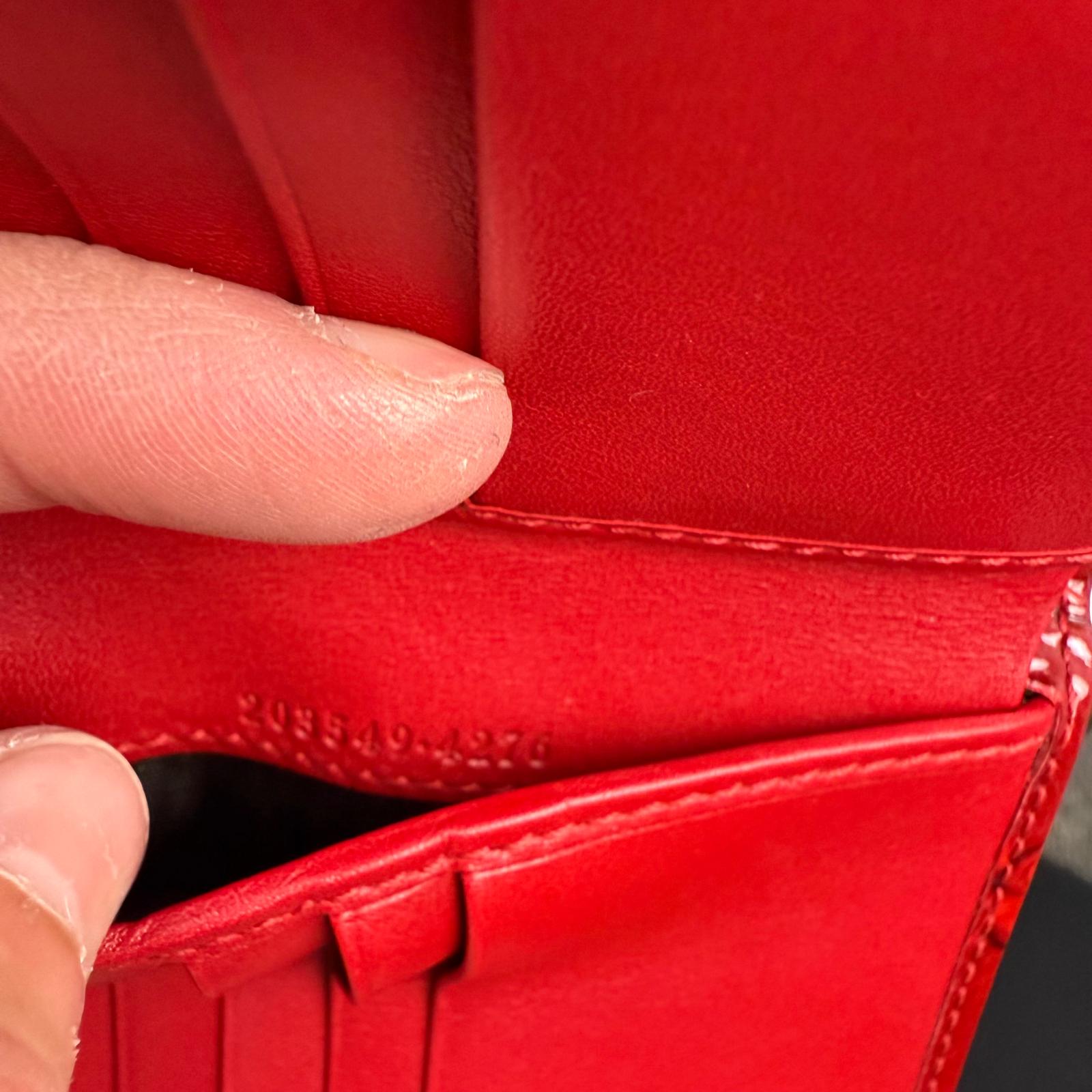 💎Authentic Gucci Red Guccissima Heart Motif Compact Wallet