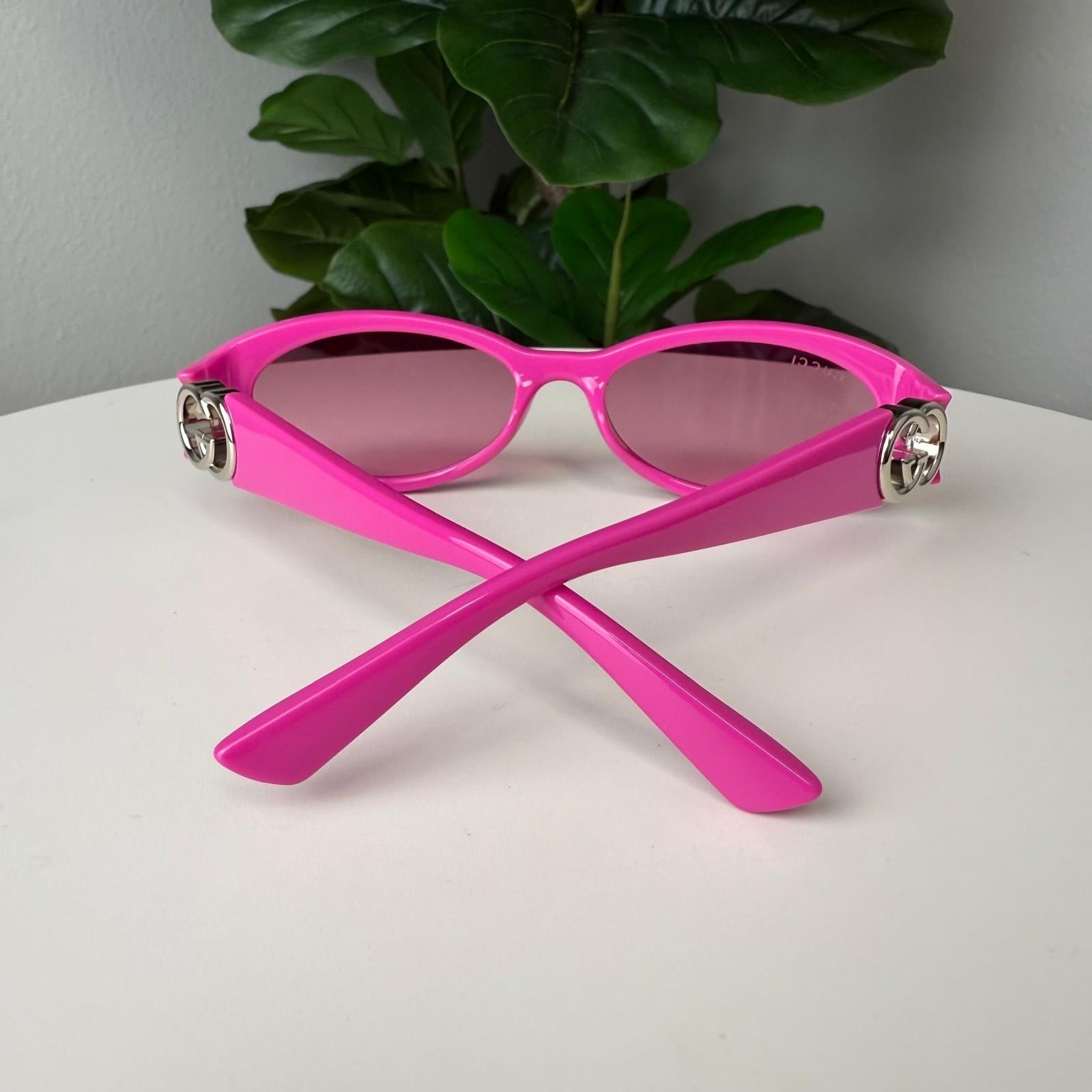 Gucci Eyewear oval-frame sunglasses Pink