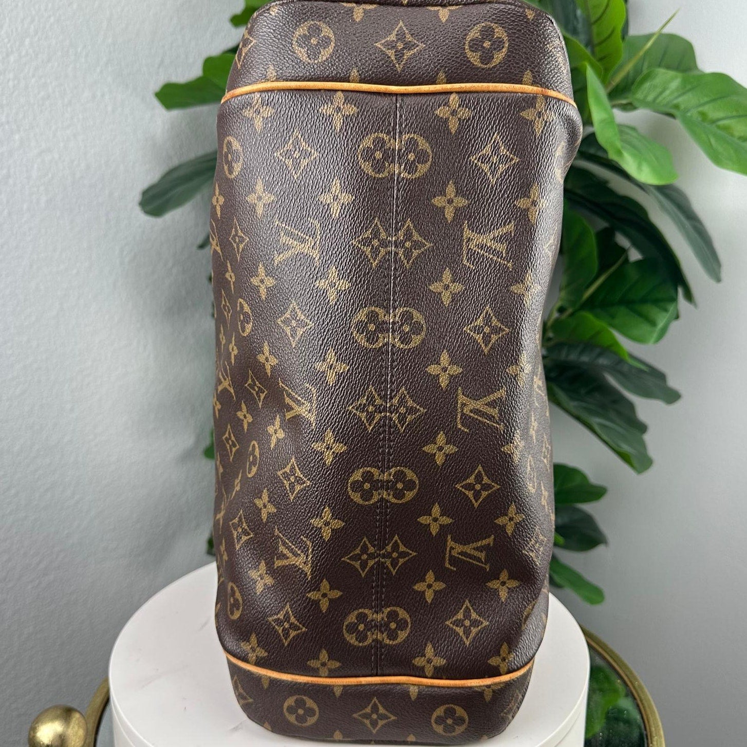 Authentic Louis Vuitton Totally MM Monogram Canvas Tote Bag