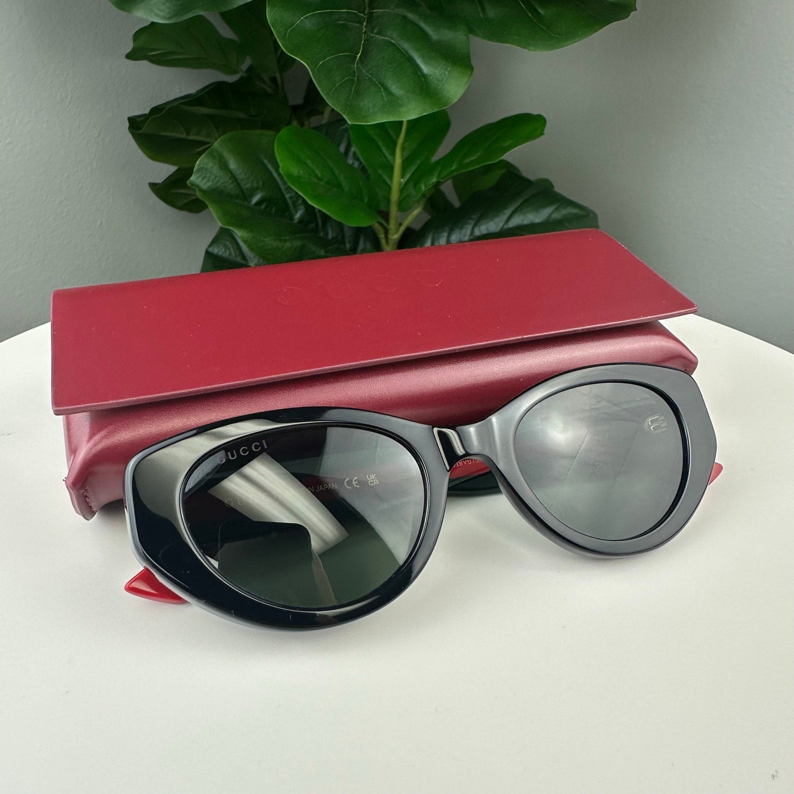 💎Authentic Gucci Black Cat Eye Sunglasses Red Green