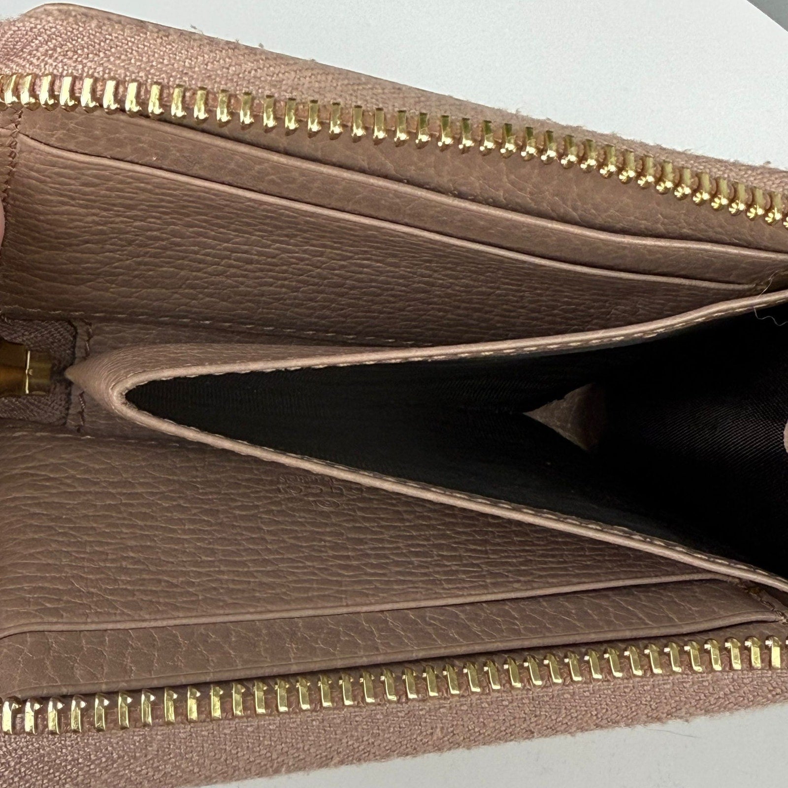 Authentic Gucci GG marmont L-Shaped Zip Wallet Beige