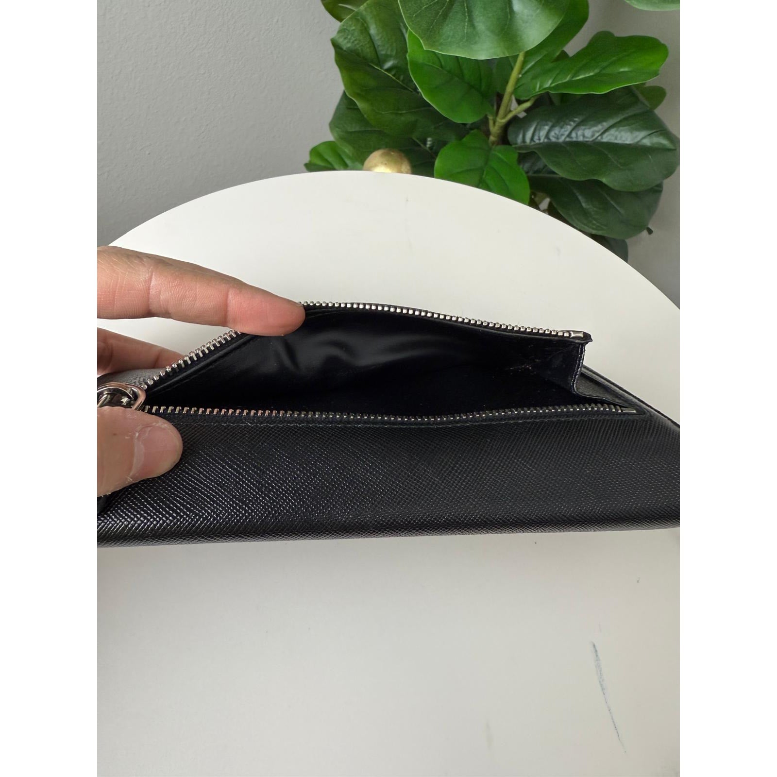 💎Authentic Prada Black Saffiano Leather Crossbody Bag