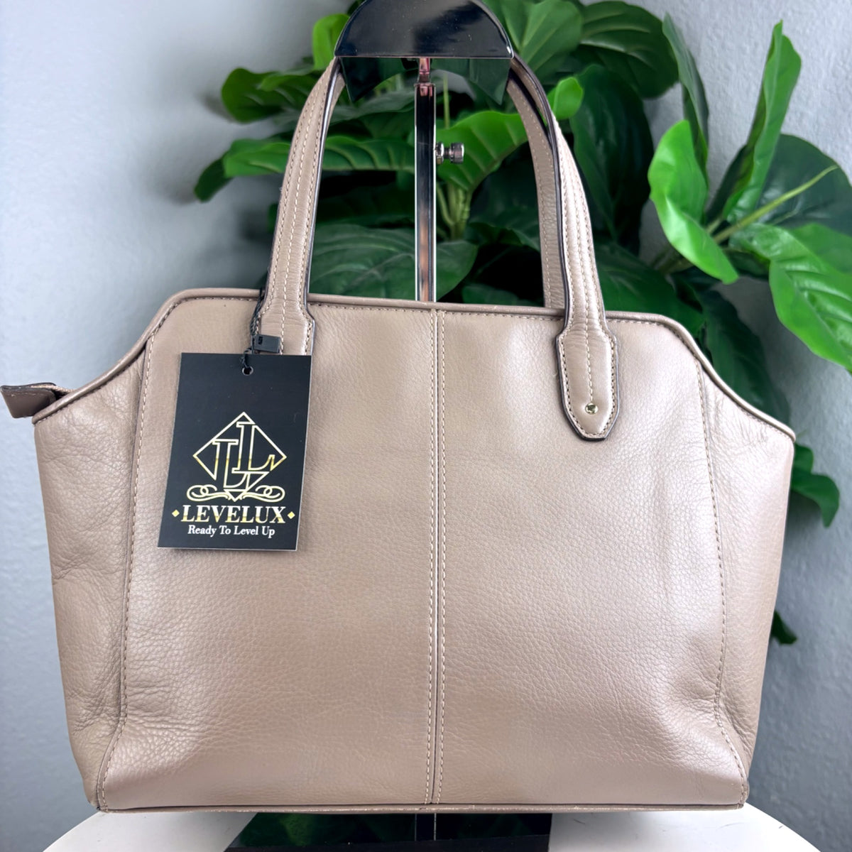 Authentic Coach Legacy Borough Pebbled Leather Shoulder Bag in Grey - 03_photo.jpg