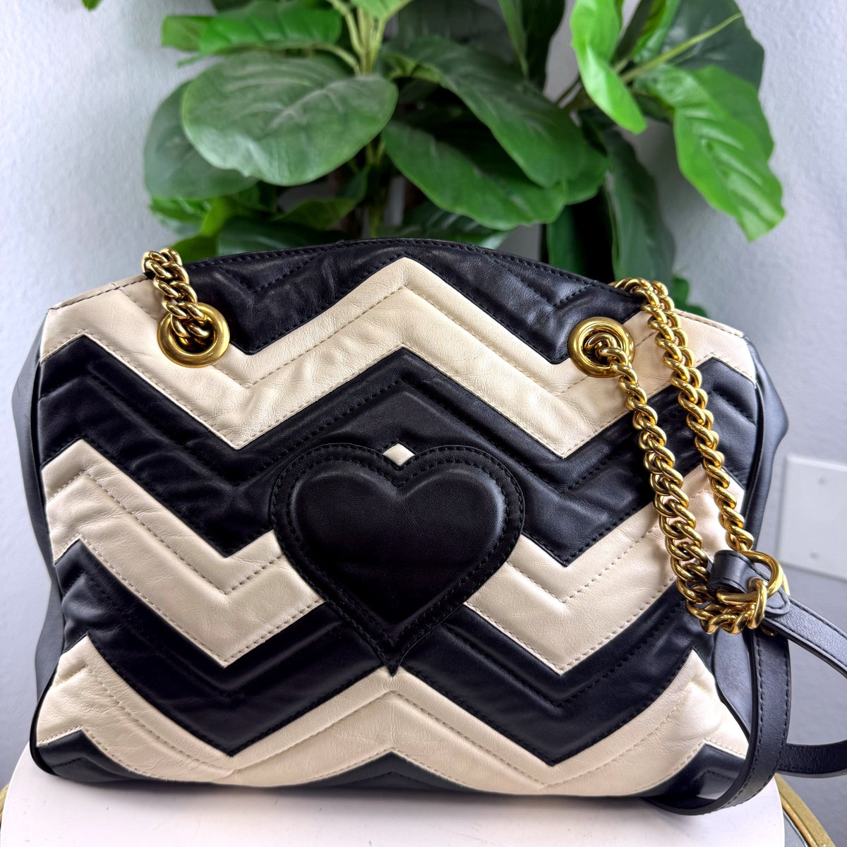 Authentic Gucci GG Marmont Black White Chevron Quilted Leather Shoulder Bag - 02_back.jpg