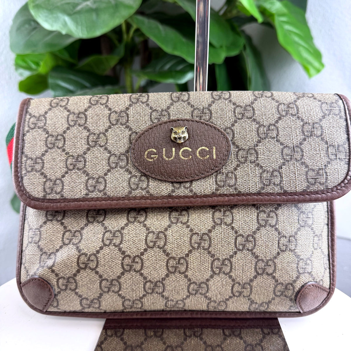 Authentic Gucci Neo Vintage GG Supreme Belt Bag with Feline Head - 01_front.jpg