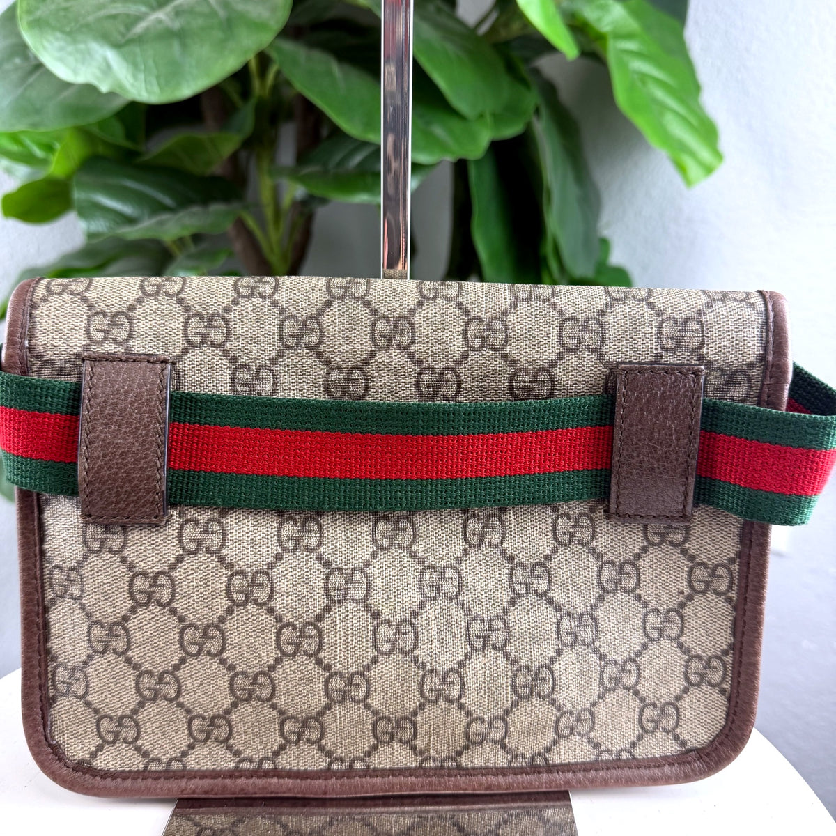 Authentic Gucci Neo Vintage GG Supreme Belt Bag with Feline Head - 02_back.jpg