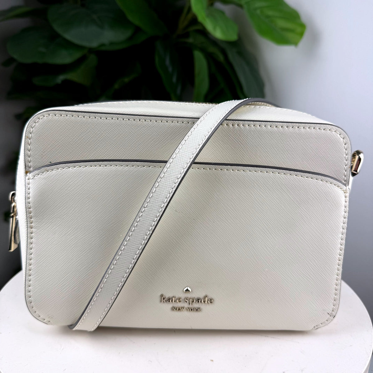 Authentic Kate Spade New York Camera Crossbody Bag Saffiano Leather Cream - 01_front.jpg