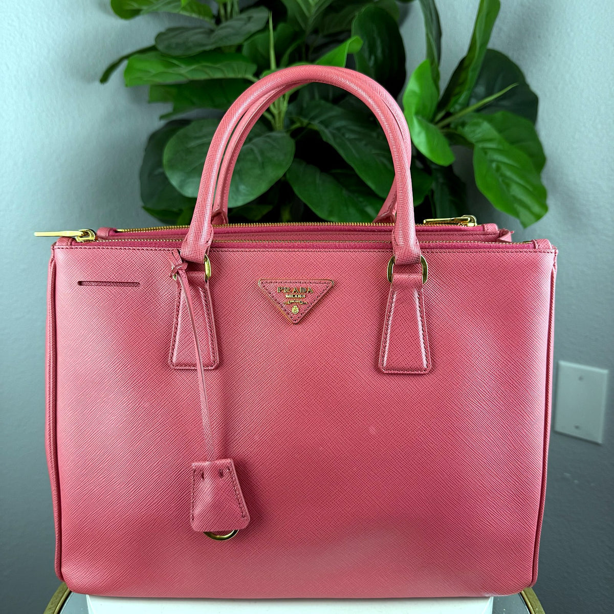 Authentic Prada Saffiano Lux Medium Galleria Tote Pink Leather - 01_photo.jpg