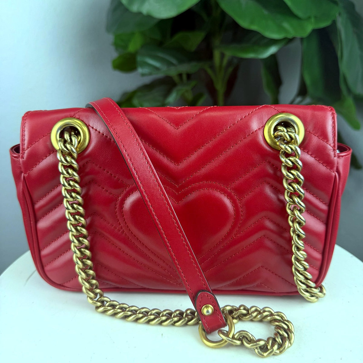 Authentic Gucci GG Marmont Matelassé Leather Shoulder Bag in Red - 02_photo.jpg