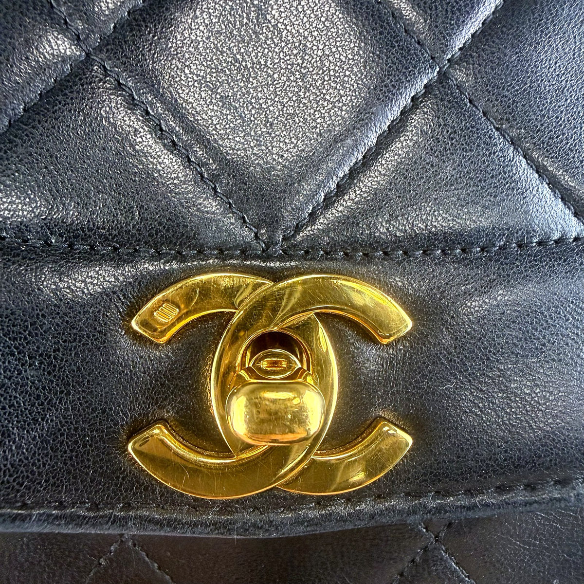 Authentic Chanel Classic Flap Bag Black Lambskin Leather Gold Hardware - 03_photo.jpg
