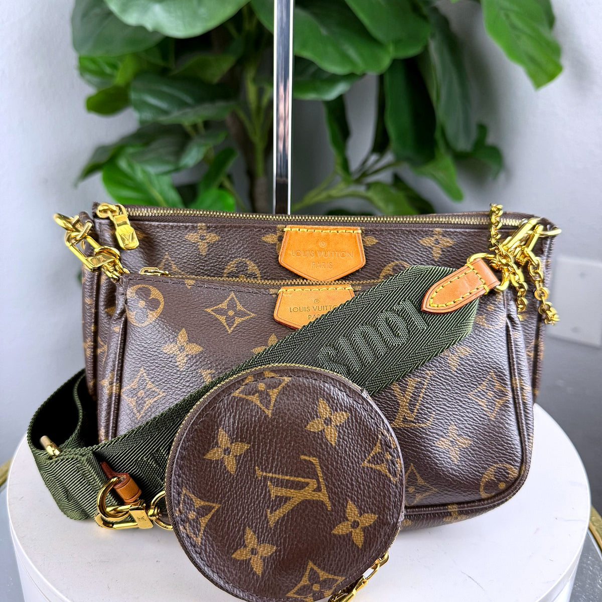 Authentic Louis Vuitton Multi Pochette Accessoires Monogram Canvas Khaki Strap - 01_photo.jpg