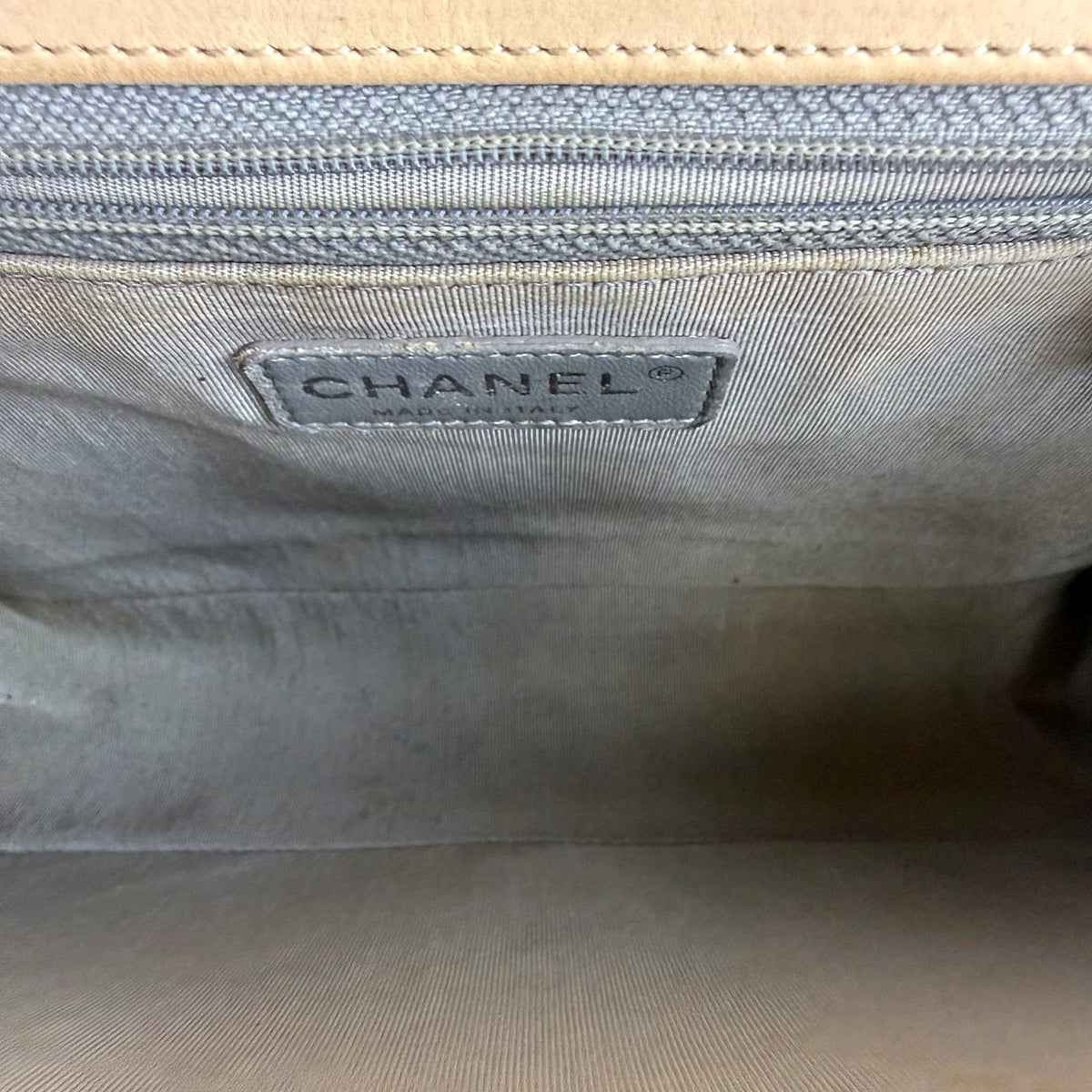 Authentic Chanel Boy Bag Medium Beige Quilted Lambskin Leather - 04_inside.jpg