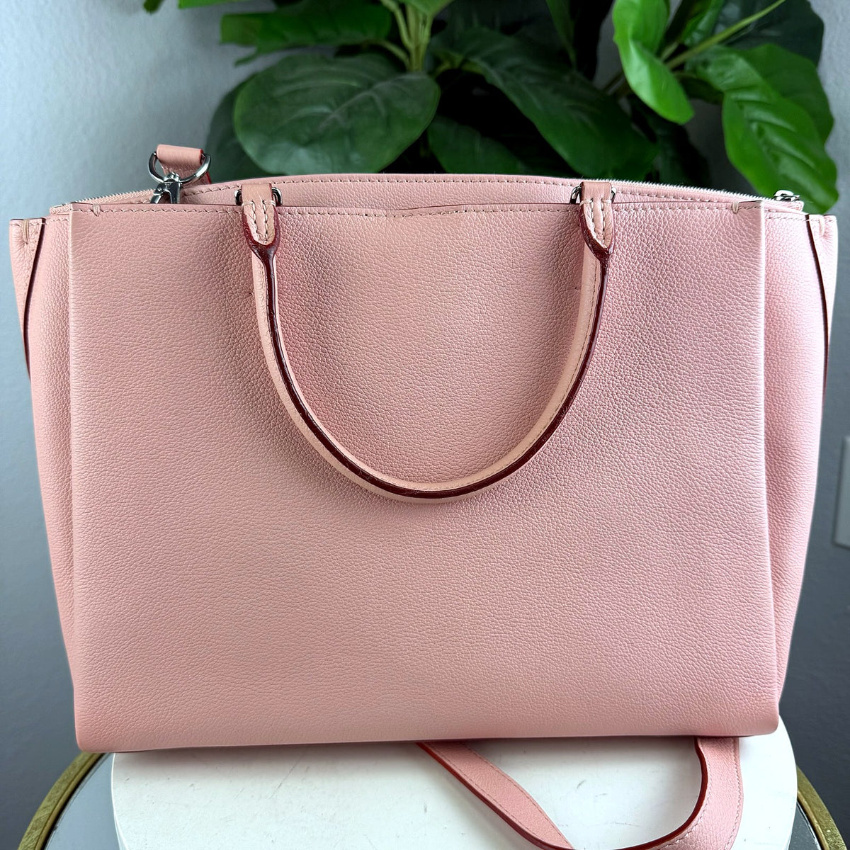Authentic Louis Vuitton Lockme Tote MM Magnolia Pink Leather Handbag - 02_photo.jpg