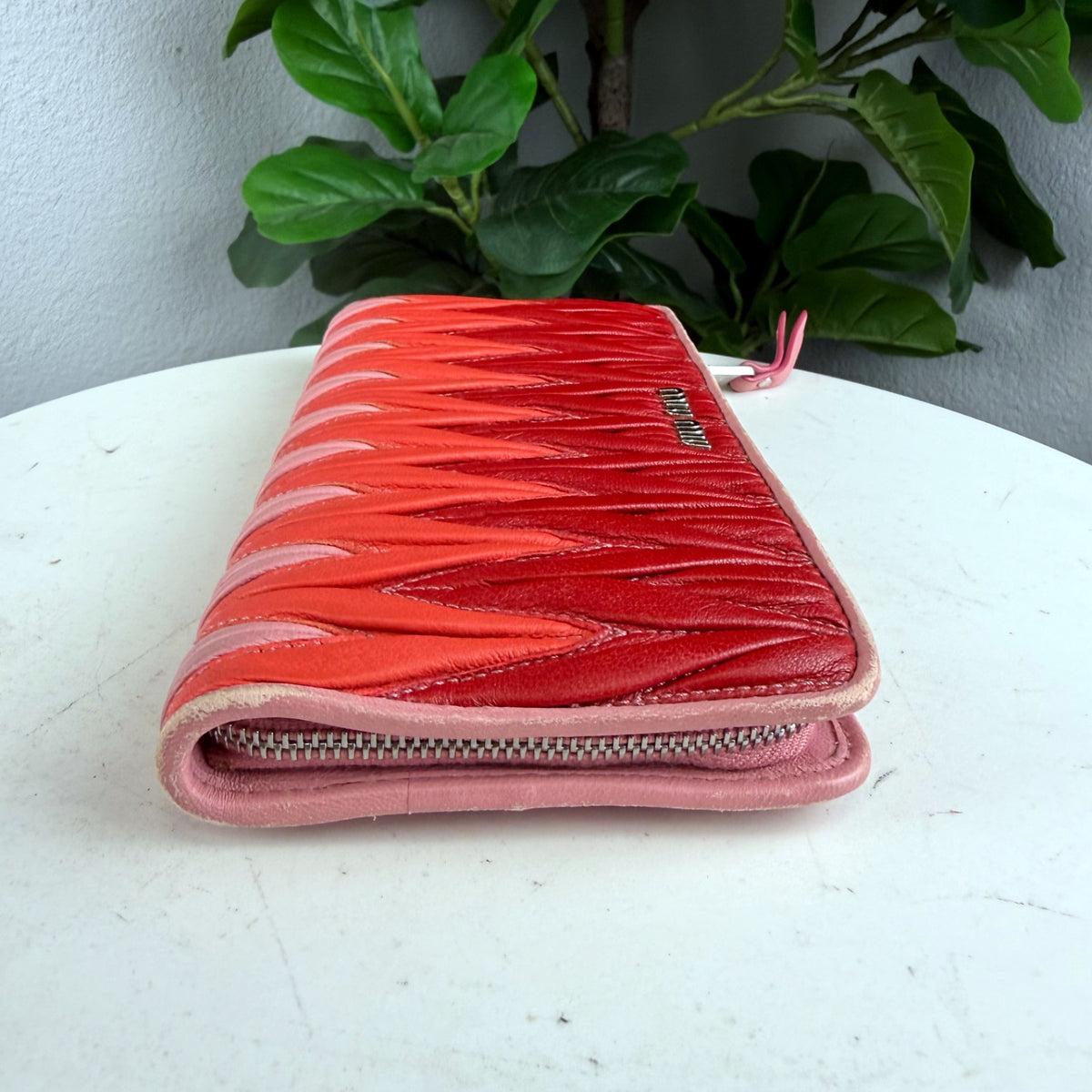 Authentic Miu Miu Matelassé Leather Bi-Color Continental Wallet Pink Red - 05_leftover_single.jpg