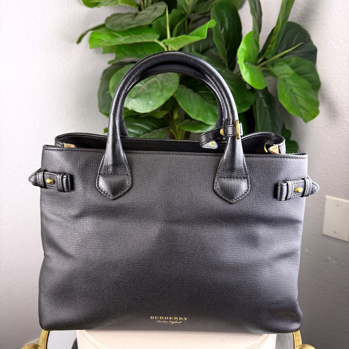 Authentic Burberry Banner Medium Leather Tote Black with Strap - 02_back.jpg