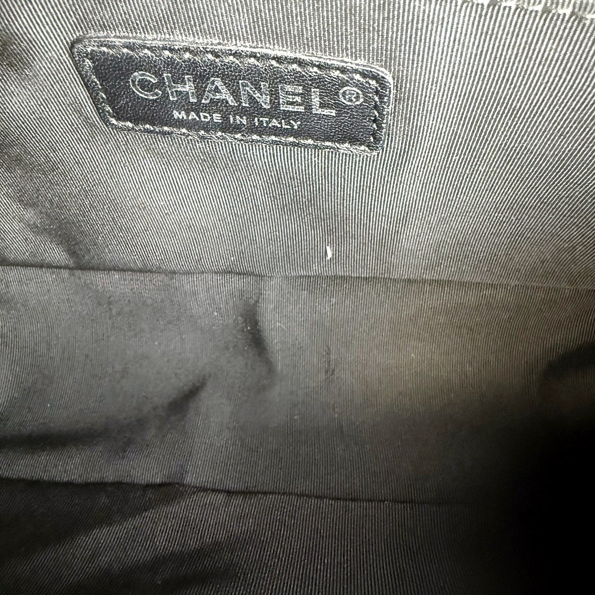Authentic Chanel Boy Bag Medium Quilted Lambskin Ruthenium Hardware Black - 04_inside.jpg